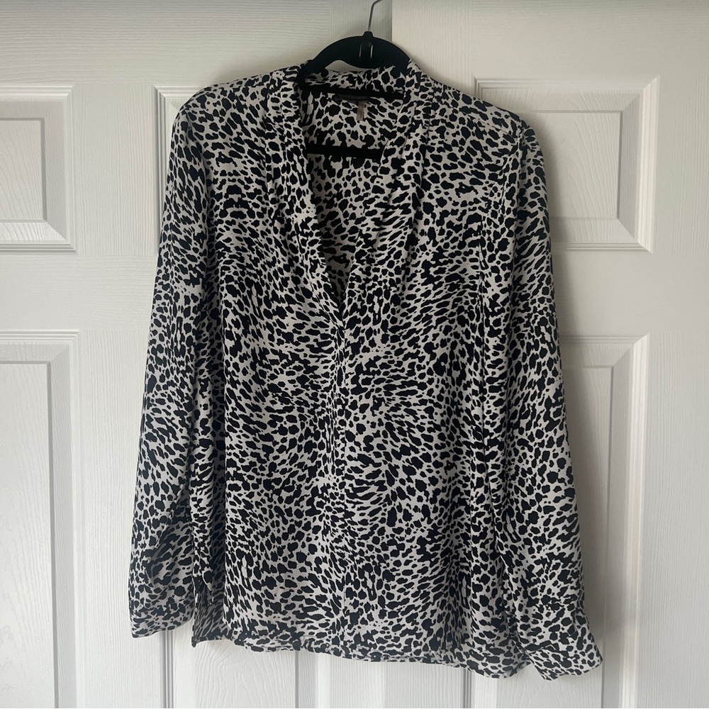 Vince Camuto Black and White Lightweight Blouse - Sz L